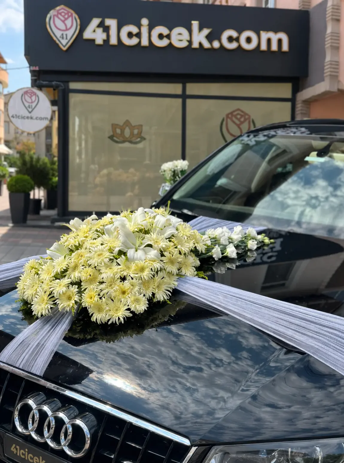 Beyaz Gerbera Gelin Arabası